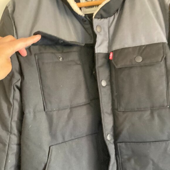 Small Levi's Sherpa Collar Utility Workwear Jacket Black Gray Colorblock Puffer - Picture 4 of 14